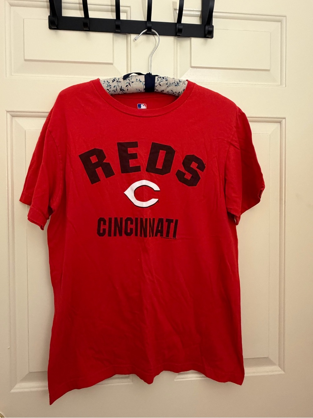 Genuine Merchandise Red Cincinnati Reds Graphic Tee